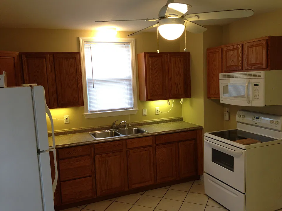 17 Ashton St #3