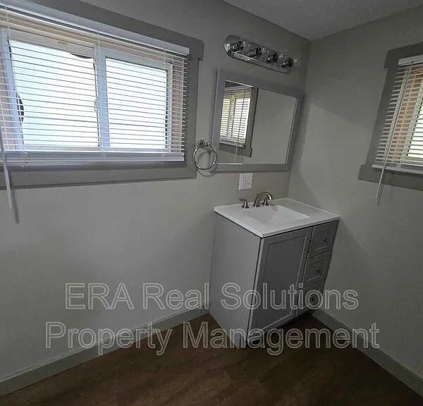 8 Highland Ave — Photo 12