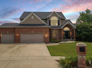 9 Chloe Ct, Bloomington, IL