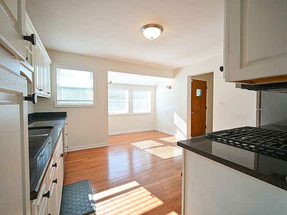 5th image of 2703 Cardinal Dr