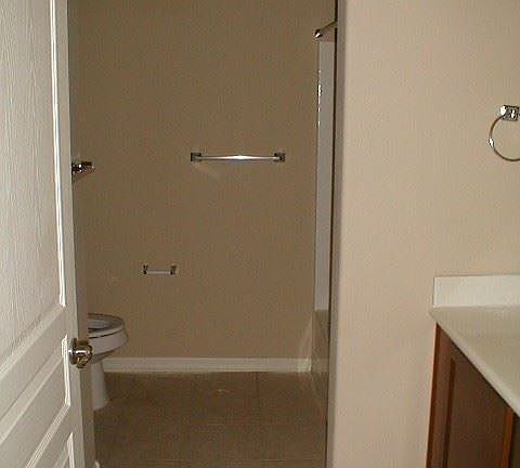 5th image of 1117 E 8th St Unit B2005