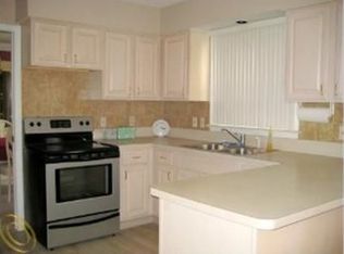4270 Pinehurst Dr, West Bloomfield, MI