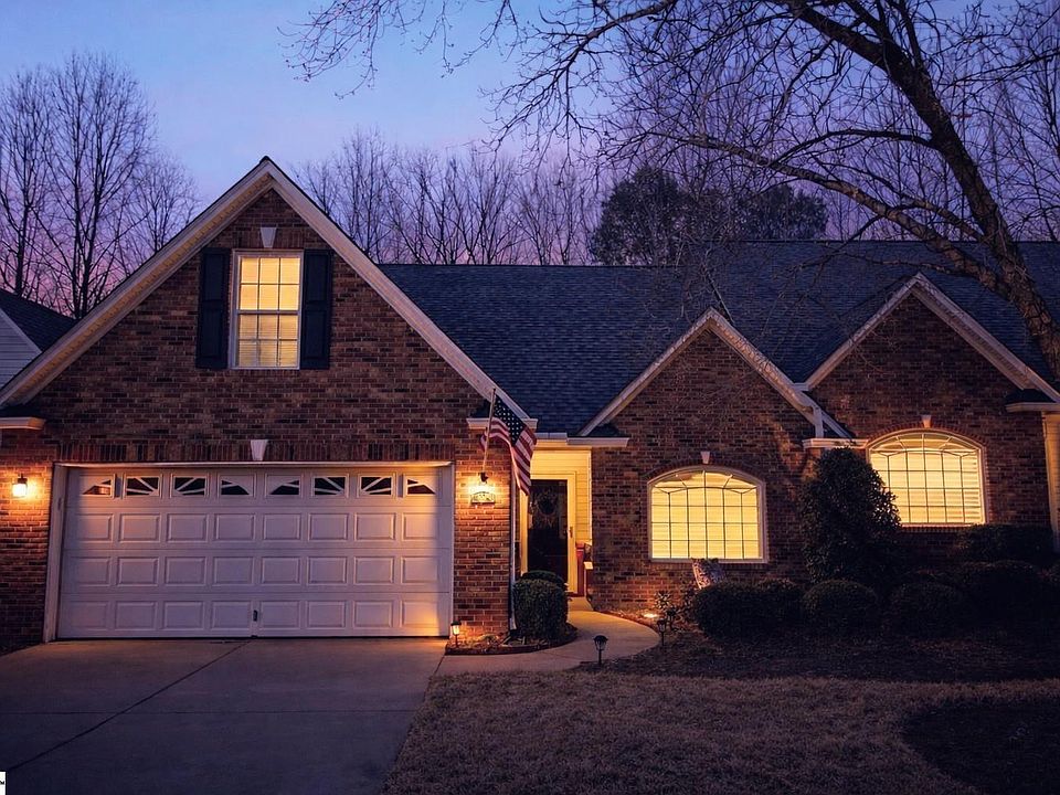1st image of 426 Windbrooke Cir