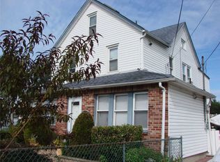 843 Park Pl, Uniondale, NY 11553