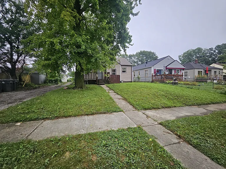 2045 N Colorado Ave — Photo 2
