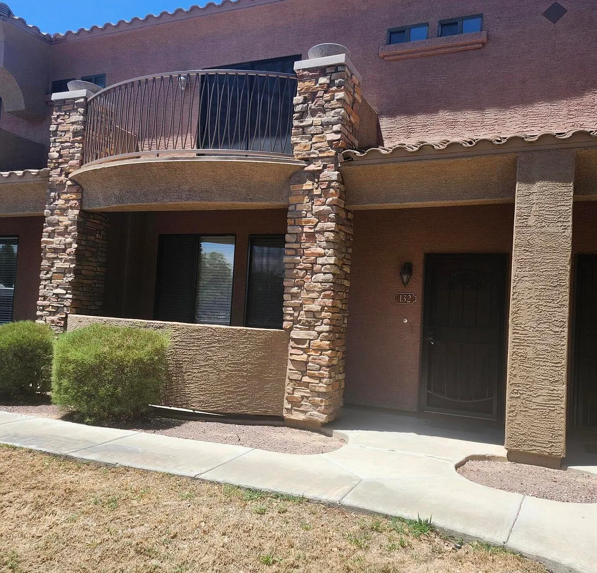 3 bed, 2.5 bath, 1457 sqft, $1,895 — Photo 1