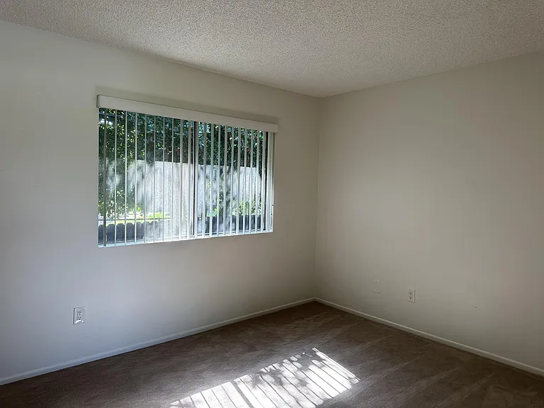 160 N Fonda St #2 — Photo 23