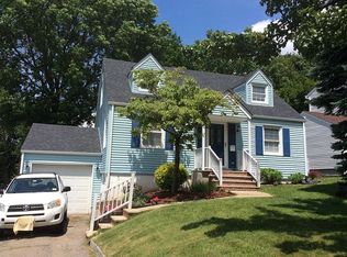 24 Scheiber Ter, Cedar Grove, NJ 07009