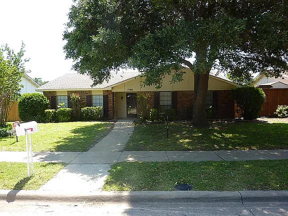Building Photo - 1700 Montana Trl