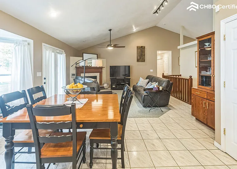 527 S Fort Dr — Photo 16