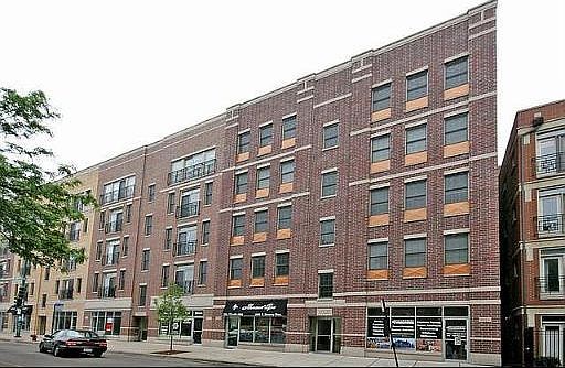 1st image of 1909 W Diversey Blvd #302