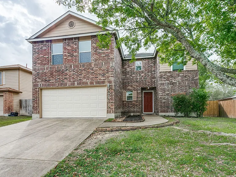 3410 Sherwin Dr — Photo 2