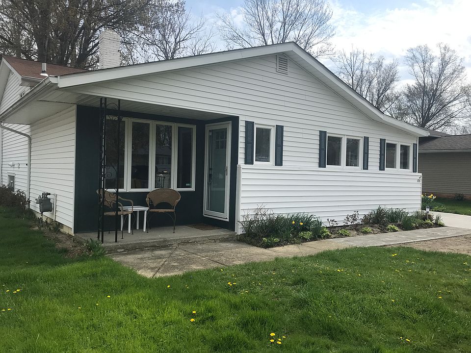 Spacious Super Split level!