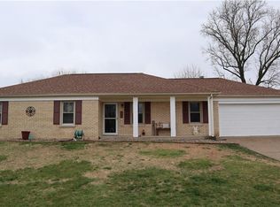 5220 Yellowwood Dr, Columbus, IN 47203