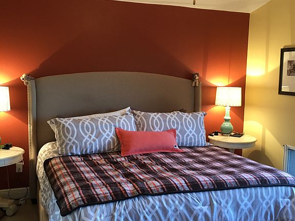 Master Bedroom - King Bed