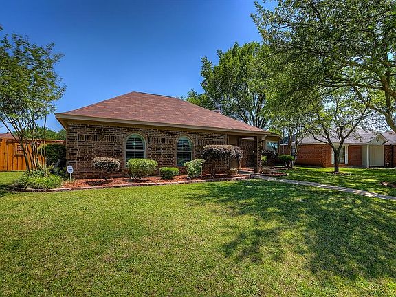 4th image of 4014 Drakestone Ave