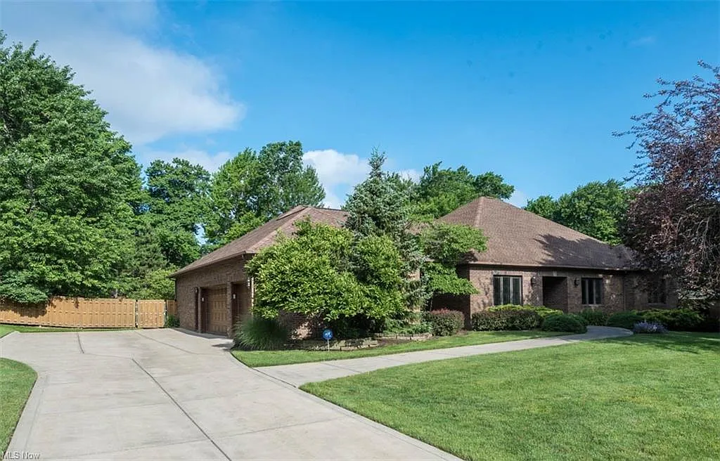 8530 Countryview Dr photo 1