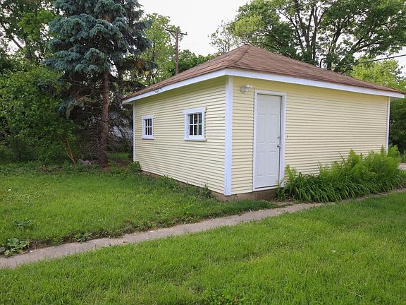 4th image of 81 Fernwood Ave