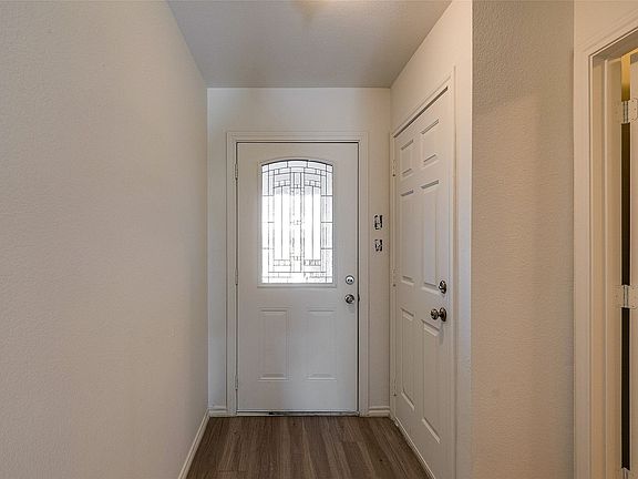 3rd image of 1115 Parkway Trl #1115