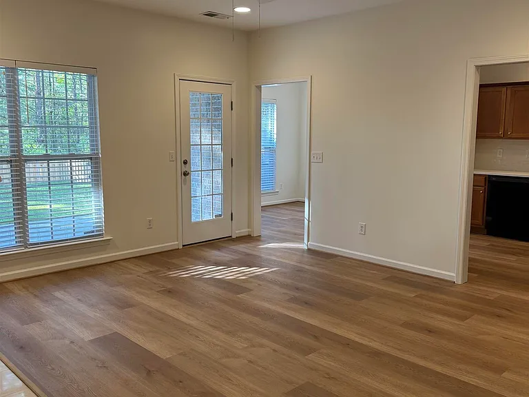 521 Reach Dr — Photo 5