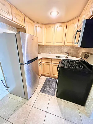 Rented by Voro, LLC | media 22