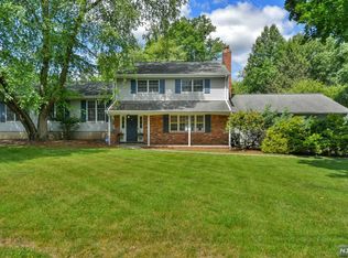 325 Shadyside Rd, Ramsey, NJ 07446