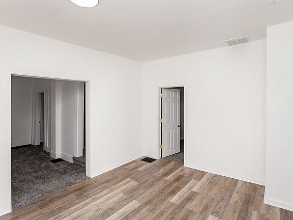 5th image of 604 N Howard St