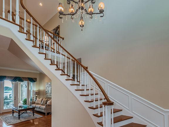 5th image of 15521 Lake Magdalene Blvd
