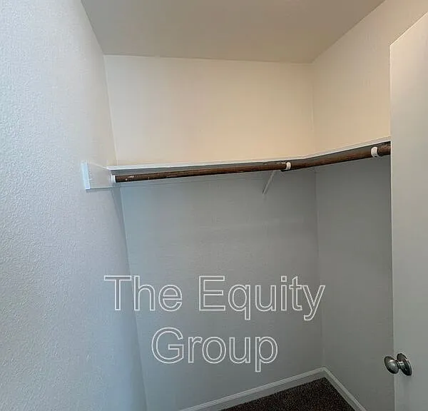 1469 Ben Franklin Ave — Photo 19