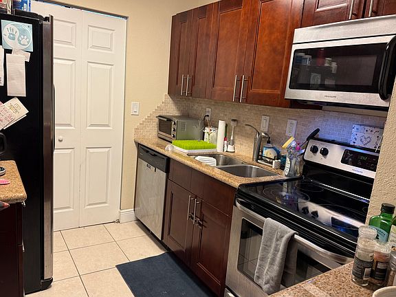 3rd image of 10755 SW 108th Ave APT 102