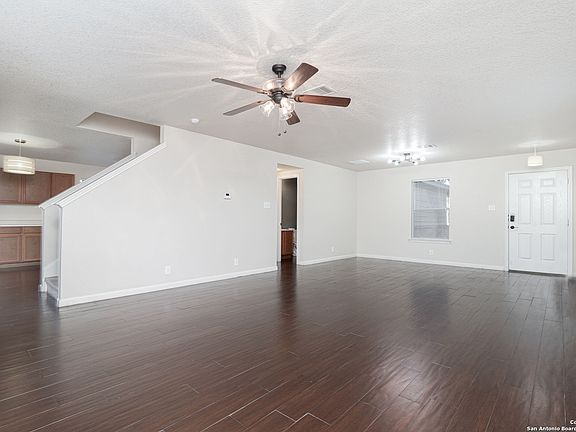 5th image of 2902 BANDBURY OAK