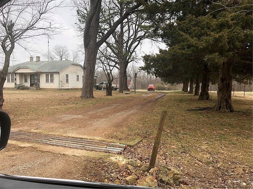 2nd image of 10356 Roberts Rd