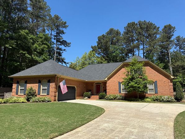 3294 Fox Hunt Trl NW
