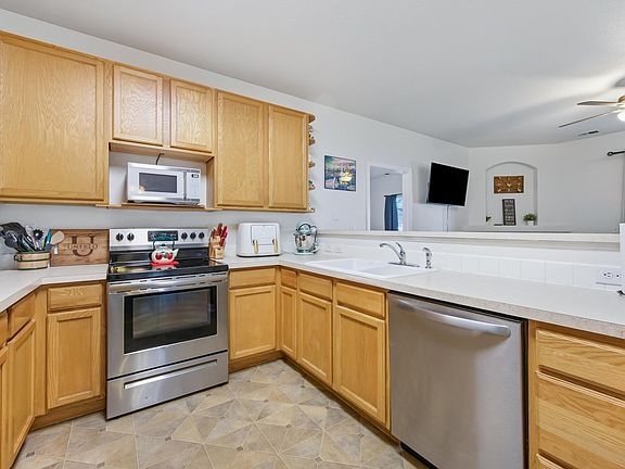3rd image of 4735 Hahns Peak Dr #101