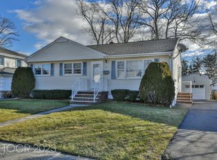 214 Cambridge Ave, Saddle Brook, NJ 07663
