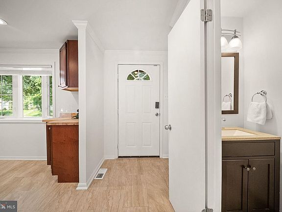 5th image of 7680 Wolford Way