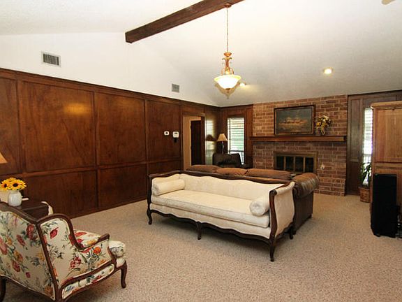 4th image of 4129 Walnut Hills Dr
