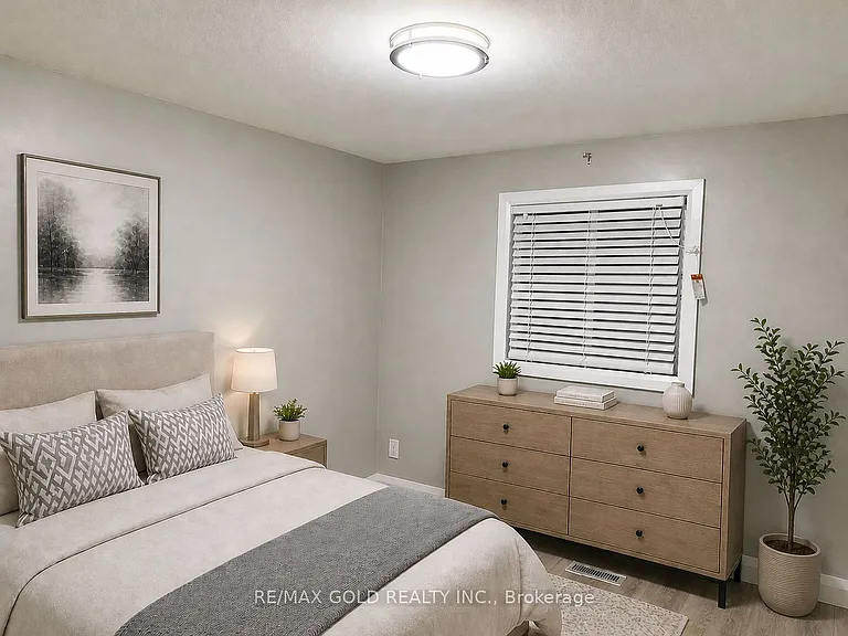 156 Mooregate Cres #UPPER — Photo 18