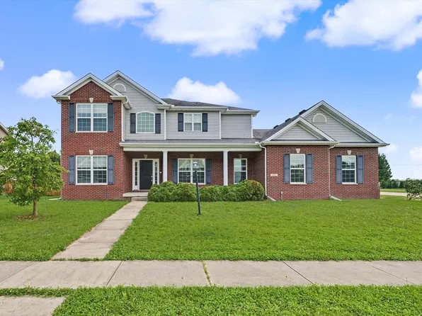 601 Silver Lake Ct, Savoy, IL 61874