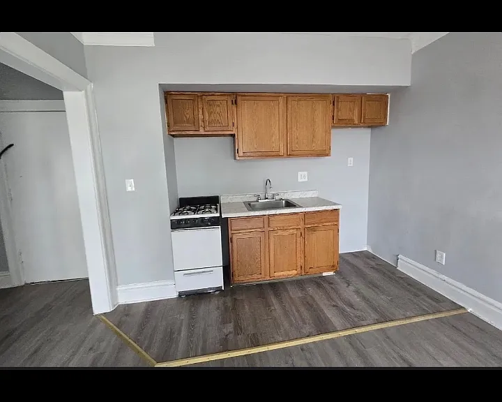 379 Sanford Ave #3 — Photo 1