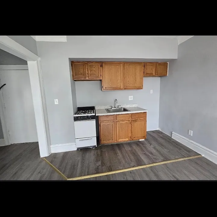 379 Sanford Ave #3
