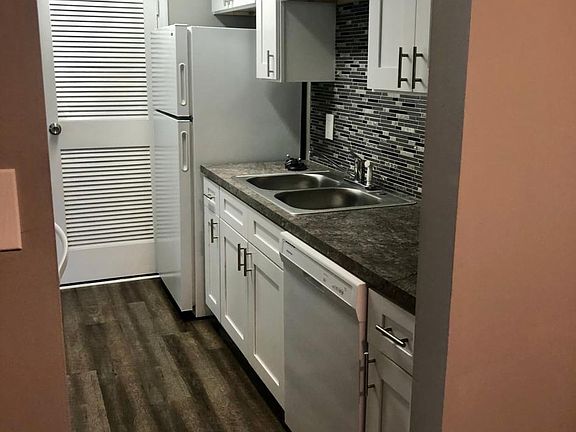 2nd image of 14 Charleston Sq #30