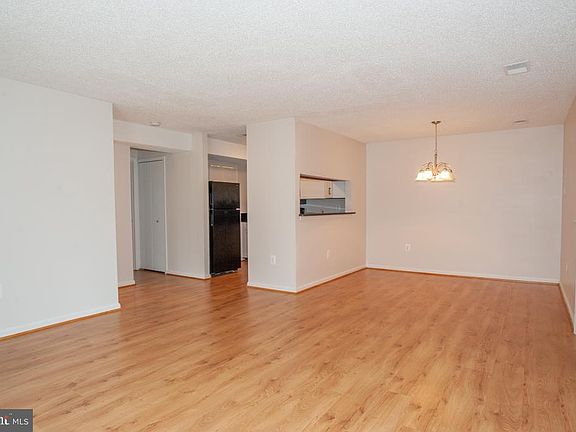 3rd image of 6927A Mary Caroline Cir #A