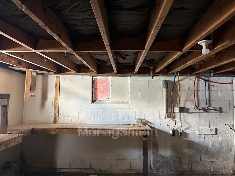 309 E Prince St — Photo 25