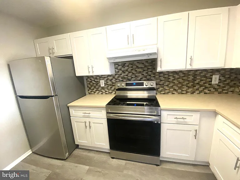 9819 Brookridge Ct — Photo 10