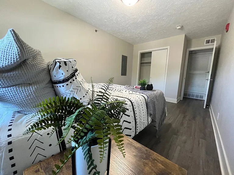4001 Holdrege St — Photo 21