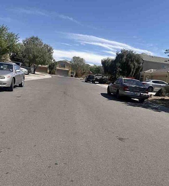 Exterior Neighborhood (street photo)