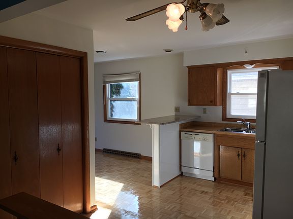 5th image of 5709 S 104th St