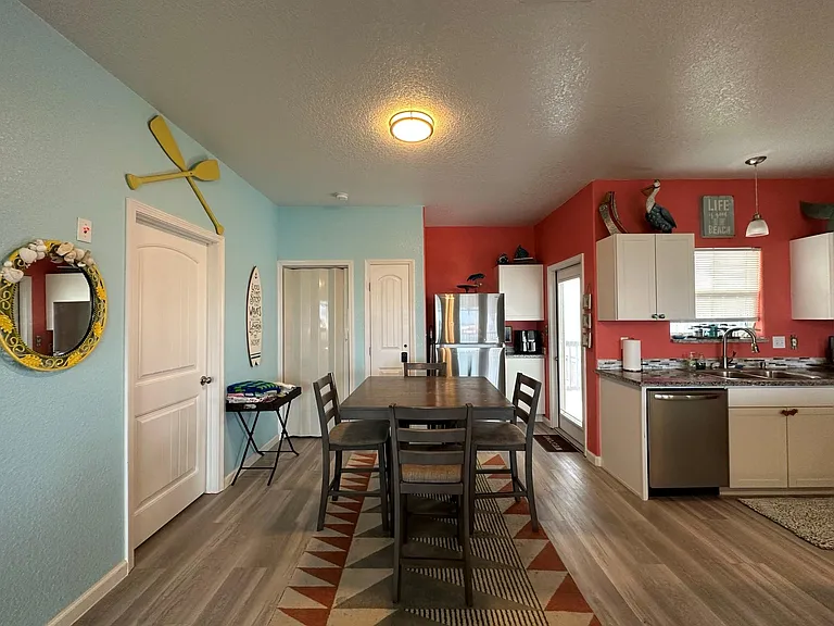 124 Howard Ave #D — Photo 22