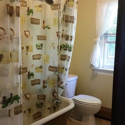 Bear Claw tub so cute